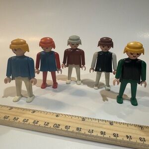 Five vintage 1974 Geobra (Playmobil) figures (lot 1)